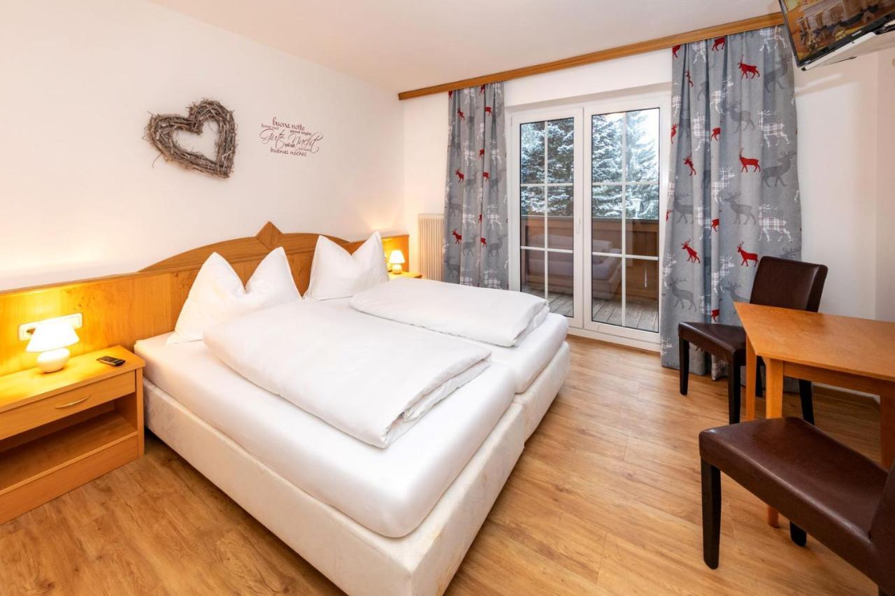 Pension Alpenrose Maishofen Exterior photo